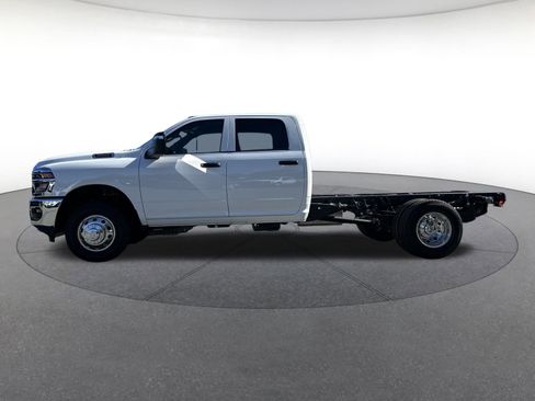 New 2026 RAM 3500 Tradesman w/ Chrome Appearance Group image 2