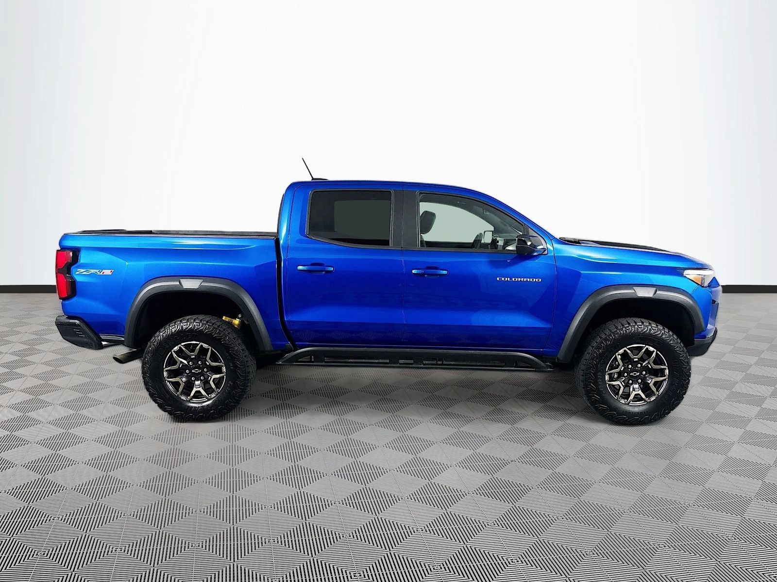 Used 2024 Chevrolet Colorado ZR2 w/ ZR2 Convenience Package III AWD/4WD image 8