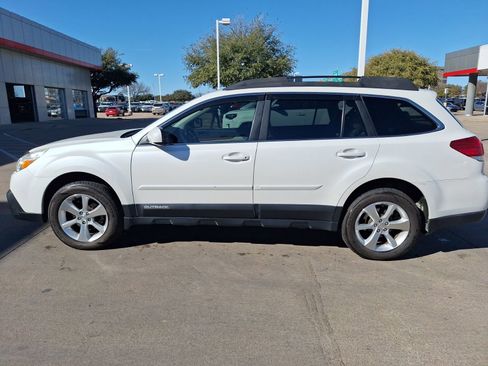 Used 2013 Subaru Outback 2.5i Limited image 3