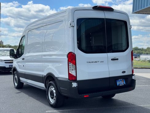 Used 2018 Ford Transit 250 130 Medium Roof image 5