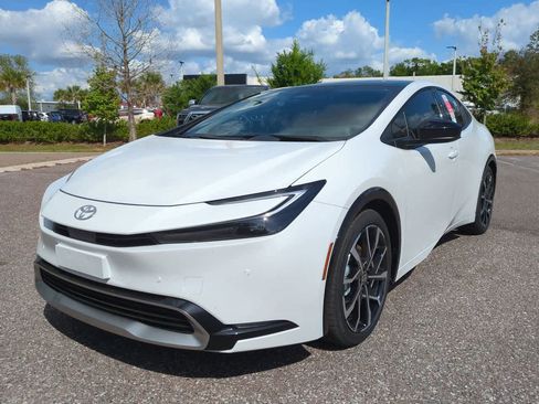 Used 2026 Toyota Prius Plug-In Hybrid FWD image 2