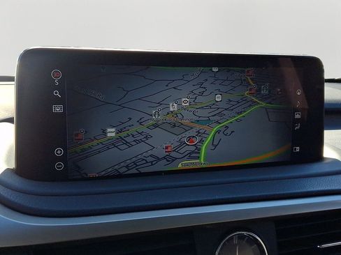 Used 2020 Lexus RX 350L Premium w/ Premium Package image 18