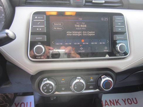 Used 2021 Nissan Versa SV FWD image 20