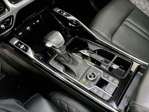 Used 2023 Kia Sorento SX Prestige image 18