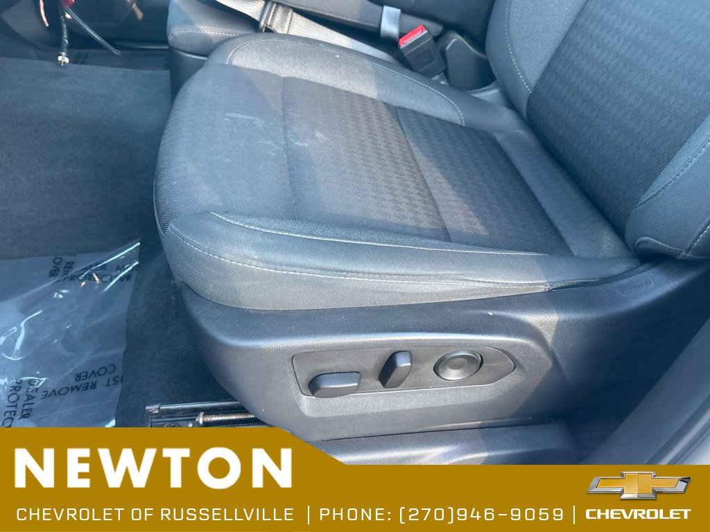 Used 2023 Chevrolet Silverado 1500 LT AWD/4WD image 6