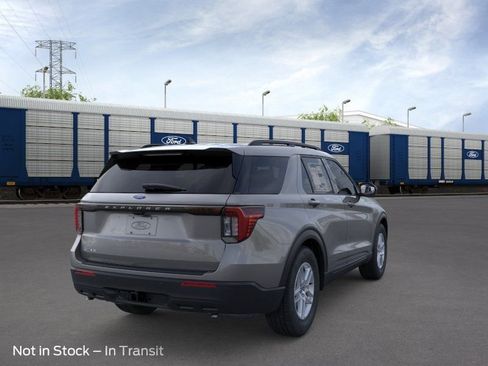 New 2026 Ford Explorer Active RWD image 8