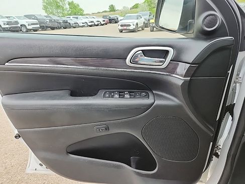 Used 2015 Jeep Grand Cherokee High Altitude AWD/4WD image 28