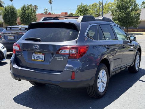 Used 2017 Subaru Outback 2.5i Premium AWD/4WD image 5