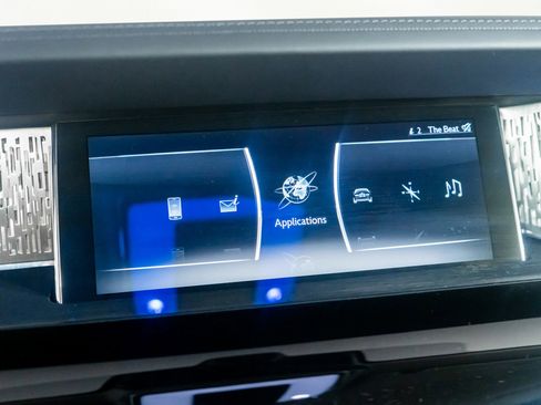 Used 2019 Rolls-Royce Phantom Sedan image 40