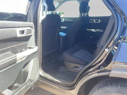 Used 2023 Ford Explorer XLT AWD/4WD image 14