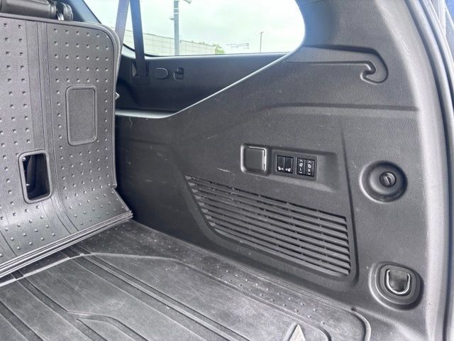 Used 2022 Chevrolet Suburban RST w/ Luxury Package AWD/4WD image 55