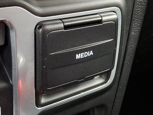 Used 2018 Jeep Wrangler Sport image 24