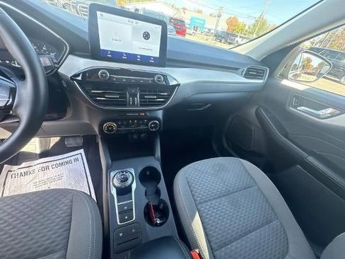 Used 2021 Ford Escape SE w/ Cold Weather Package image 11