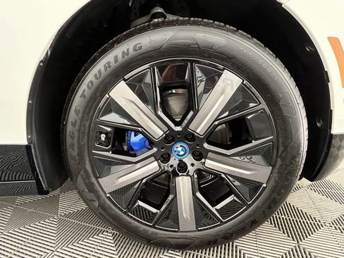 Certified 2025 BMW iX xDrive50 AWD/4WD image 16