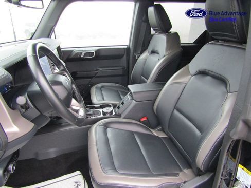 Certified 2025 Ford Bronco Outer Banks AWD/4WD image 3