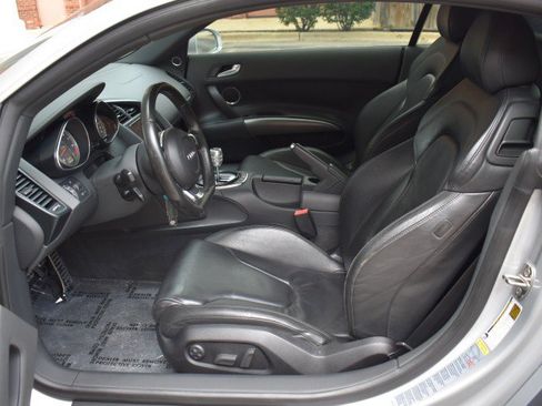 Used 2009 Audi R8 V8 w/ Premium Pkg AWD/4WD image 27