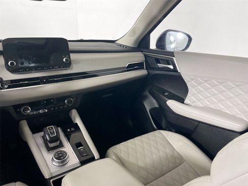 Used 2024 Mitsubishi Outlander SEL image 35