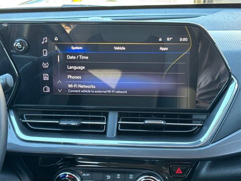 Used 2025 Chevrolet Trax ACTIV image 23