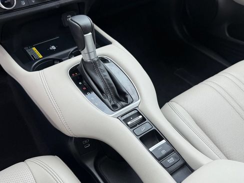 Used 2024 Honda HR-V EX-L image 17