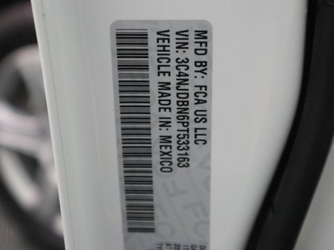 Used 2023 Jeep Compass Latitude w/ Convenience Group image 38