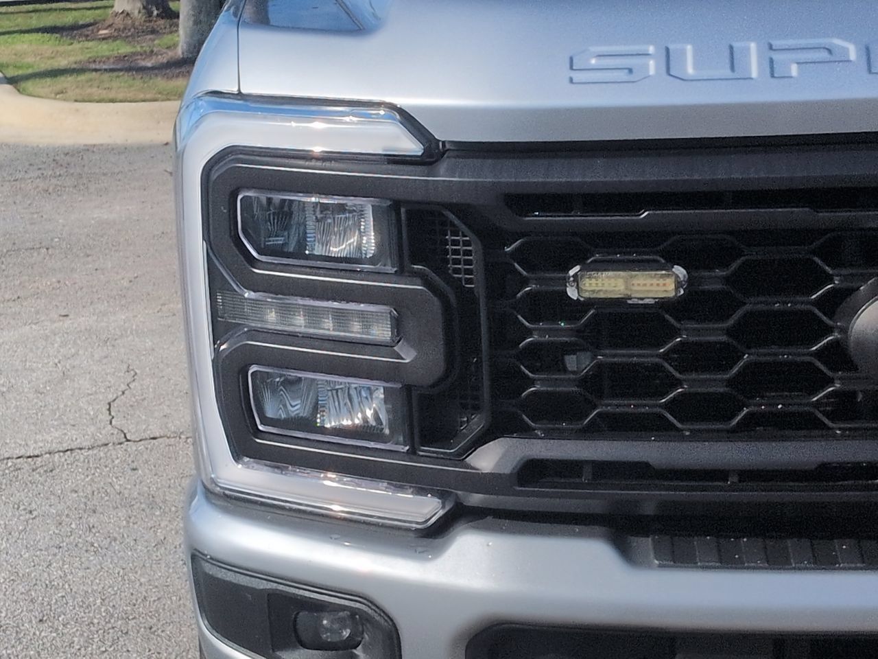 Used 2024 Ford F250 Lariat w/ Sport Appearance Package AWD/4WD image 9