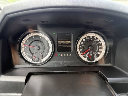 Used 2014 RAM 2500 Tradesman w/ Chrome Appearance Group AWD/4WD image 9
