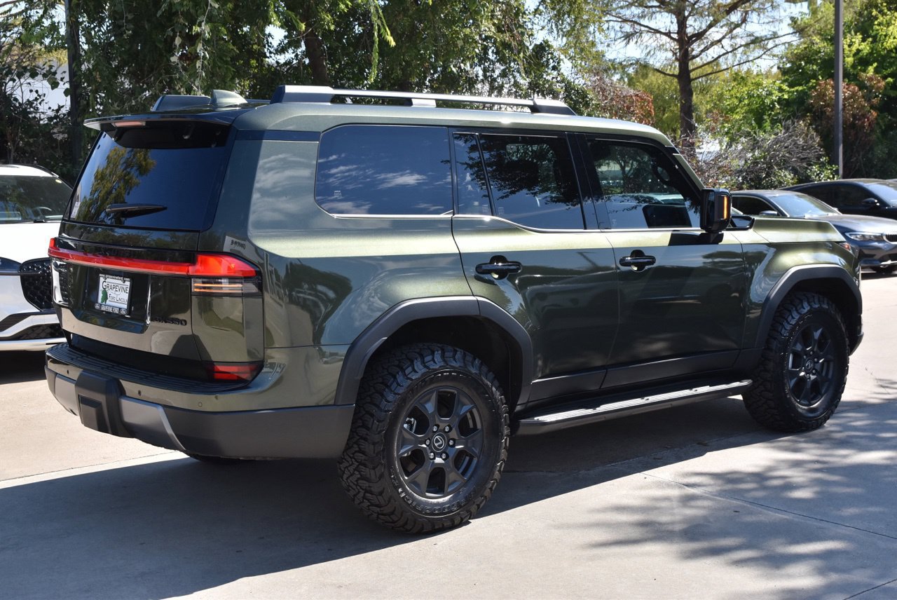 Used 2024 Lexus GX 550 AWD/4WD image 7