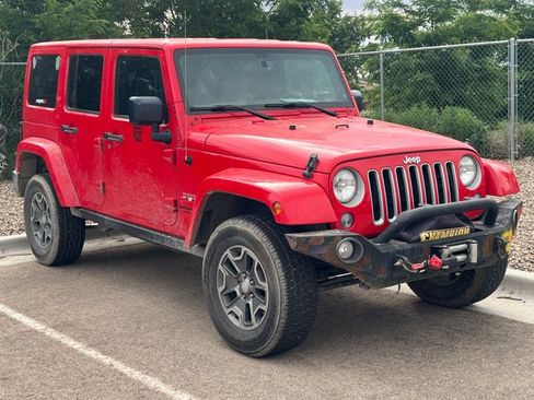 Used 2016 Jeep Wrangler Unlimited Sahara w/ Connectivity Group AWD/4WD image 2