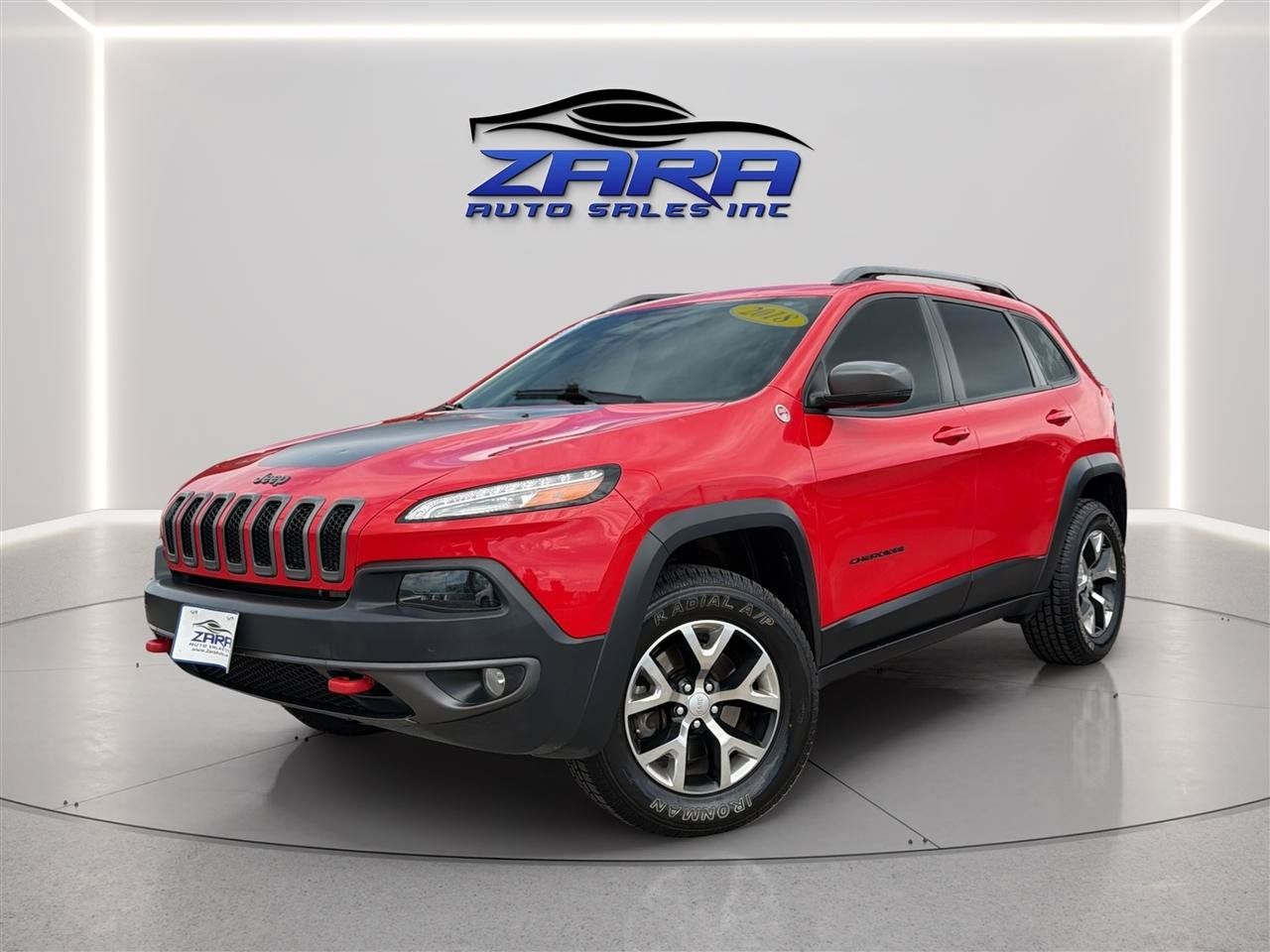 Used 2018 Jeep Cherokee Trailhawk w/ Comfort/Convenience Group AWD/4WD image 1