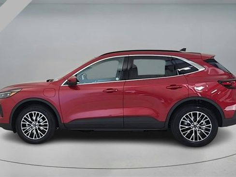 New 2026 Ford Escape SE w/ PHEV Premium Package FWD image 4