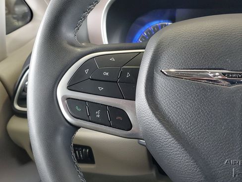 Certified 2022 Chrysler Voyager LX FWD image 22