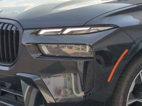 Certified 2024 BMW X7 xDrive40i w/ M Sport Package image 6