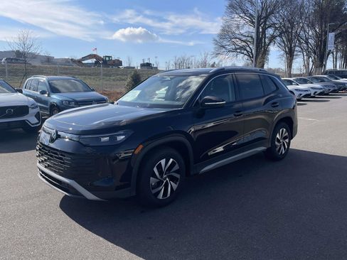 New 2026 Volkswagen Tiguan S FWD image 3