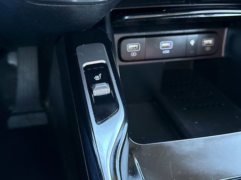 Used 2022 Kia Sorento EX w/ Panoramic Sunroof Package image 29