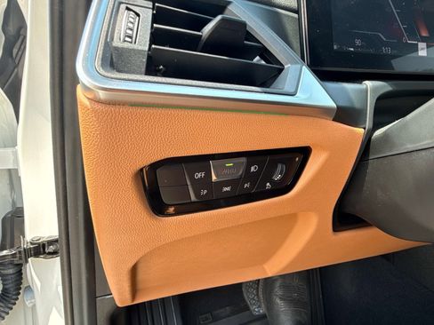 Used 2024 BMW 330i Sedan w/ Premium Package RWD image 32
