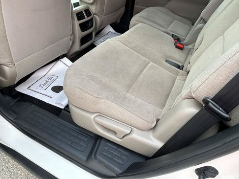 Used 2016 Honda Pilot LX image 9