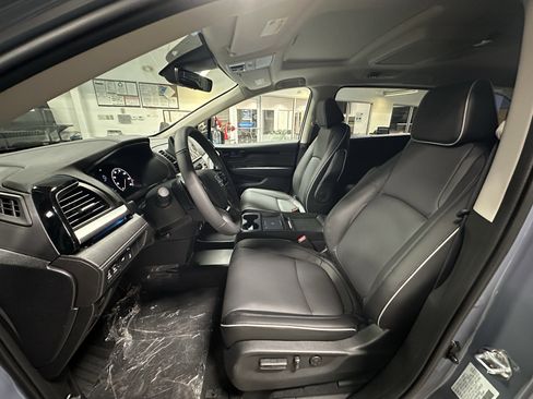 New 2026 Honda Odyssey Touring image 8