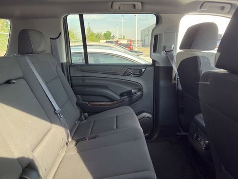 Used 2017 Chevrolet Suburban LS image 6