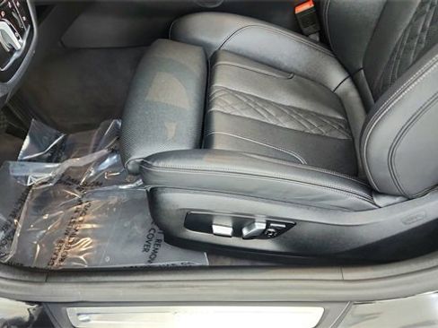 Used 2023 BMW 530e xDrive w/ Premium Package image 33