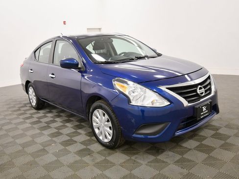 Used 2018 Nissan Versa SV image 9
