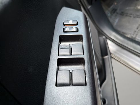 Used 2017 Toyota RAV4 LE FWD image 16