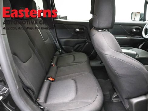 Used 2023 Jeep Renegade Latitude AWD/4WD image 23