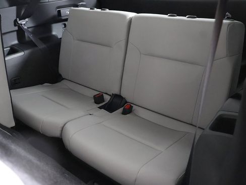 New 2025 Mitsubishi Outlander SE image 33