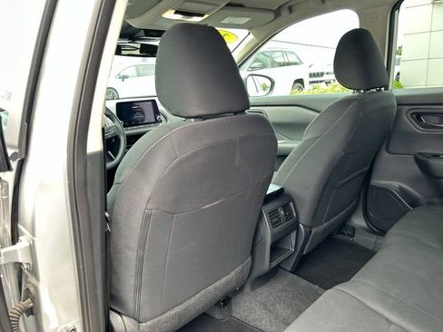 Used 2025 Nissan Rogue S AWD/4WD image 66
