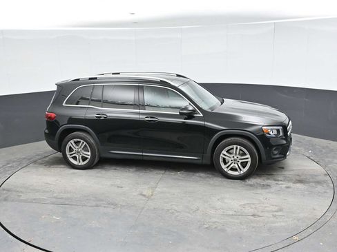 Used 2021 Mercedes-Benz GLB 250 4MATIC image 18