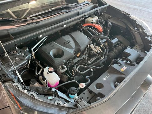Used 2021 Toyota RAV4 LE AWD/4WD image 13