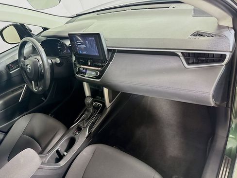 Used 2024 Toyota Corolla Cross LE image 27