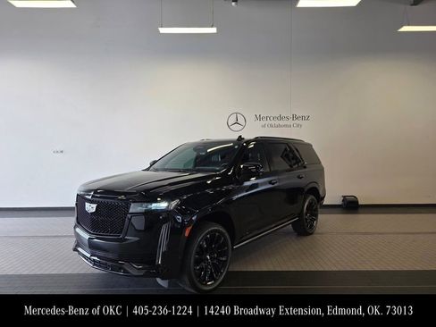 Used 2022 Cadillac Escalade Sport Platinum w/ LPO, ONYX Package AWD/4WD image 1