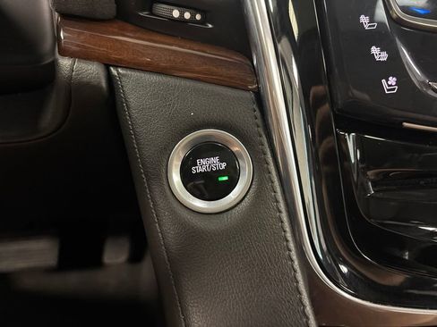 Used 2016 Cadillac Escalade Luxury RWD image 27