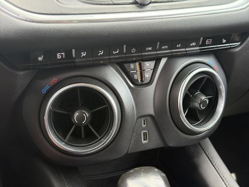 Used 2019 Chevrolet Blazer LT FWD image 26